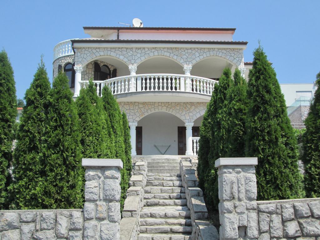 Apartments Villa Sandra Opatija Exterior photo